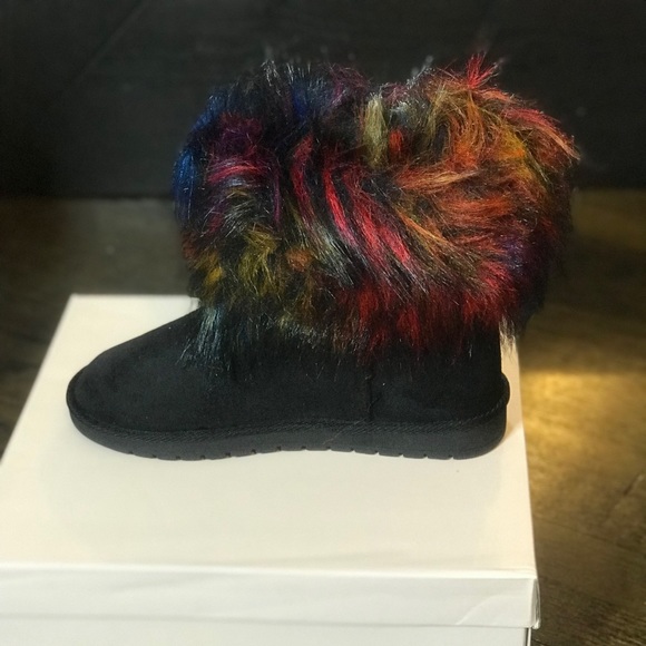 Shoes - FUSSY FUR BOOTS